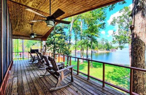 South Toledo Bend Cabin | Scenic Lakefront Cabin: Pet Friendly with Spectacular Views