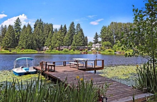 East Renton Highlands RV Rental | Tranquil Lakefront Camp Site with Child-Friendly Amenities