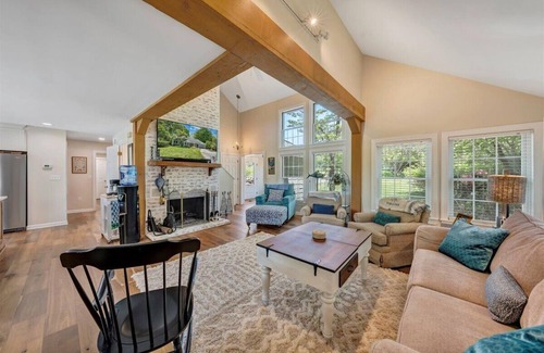 Smith Mountain Lake House | Lake Grace: Lakefront Retreat with Private Dock & Spa