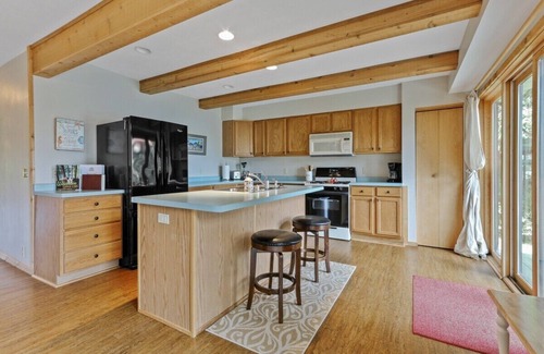 Honey Creek House | Tranquil Lakefront Retreat with Family-Friendly Amenities