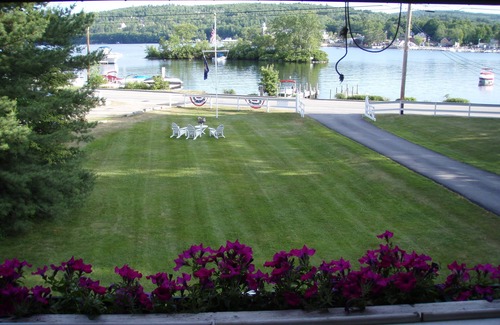 Meredith Condo | Family-Friendly Lakefront Retreat for Memorable Get-Togethers