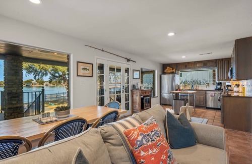 Granite Shoals House | Lakefront Retreat: Dock, Kayaks & Firepit Await You