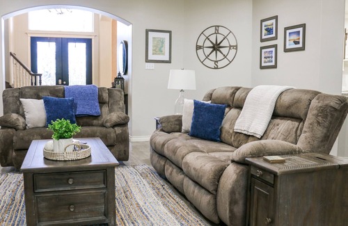 Atascocita House | Tranquil Lakefront Retreat with Pool and Scenic Views