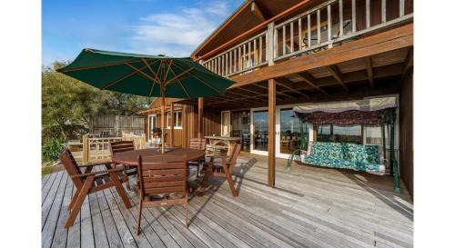 Tauranga Taupo House | Lakefront Retreat - Lake Taupo Holiday Home
