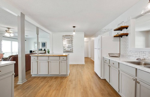 Belton House | Experience The Lakeview Retreat: Pet-Friendly with Spa Access