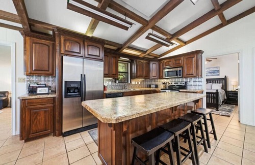 Brownwood House | Lakefront Retreat | Sleeps 11+