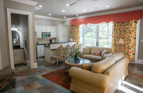 LaGrange House | Lakefront Retreat with Private Pool & Spa Amenities