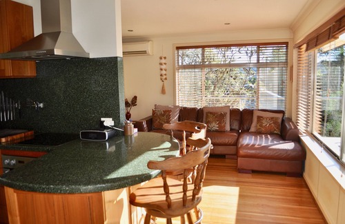 Merimbula House | Tranquil Lakefront Retreat with Pet-Friendly Amenities