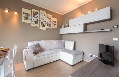 Marone Apartment | Pet-Friendly Belvilla by OYO Casa Giada: 4-Star Family Retreat