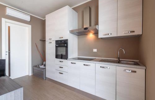 Marone Apartment | Pet-Friendly Belvilla by OYO Casa Giada: 4-Star Family Retreat