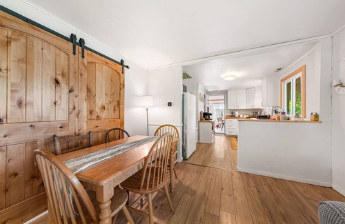 Sturgeon Bay Cabin | Lakefront Cabin with Game Room, Kayaks & Bikes - Rated 9.8
