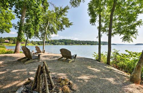 Rutledge House | Serene Lakefront Rutledge Home with Fire Pit & Dock Access