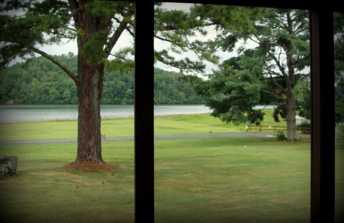 Hiawassee House | Experience "Sitting Rock" on Lake Chatuge - Hiawassee Getaway