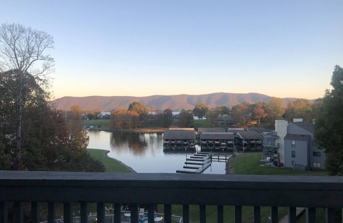 North Shore Condo | Lakefront SML Penthouse with Breathtaking Mountain Views