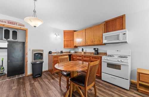 Kimberling City Cabin | Lakefront Studio Cabin w/ Pool + Swim & Boat dock