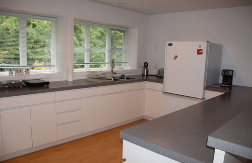 Port Alberni Cabin | Lakefront Studio: Guest Rated 10/10 with Ocean Views