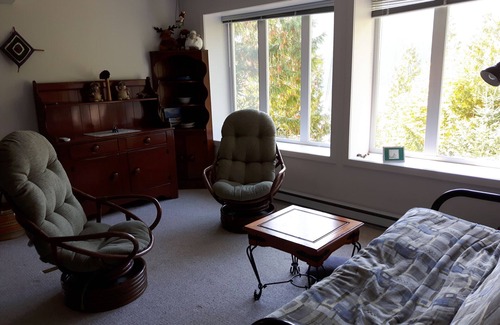 Port Alberni Cabin | Lakefront Studio: Guest Rated 10/10 with Ocean Views