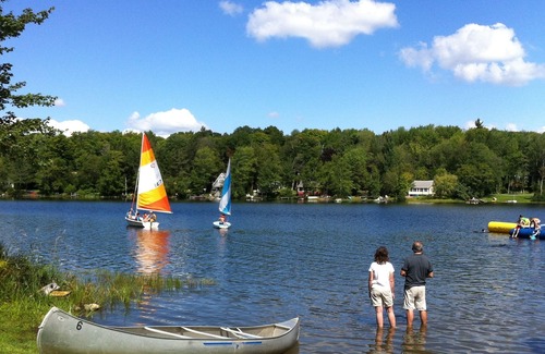Goshen Cottage | Lakefront Summer Cottages~Sparkling clean social distancing space!