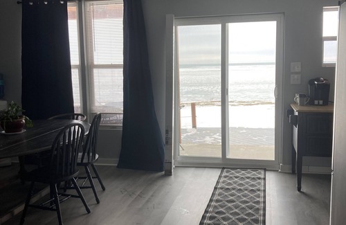 Lorain House | Lakefront Sunset Haven: Guest Rated 10/10 with Spa & Hot Tub