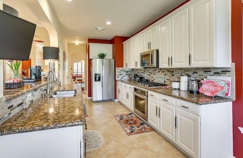 Sydney Harbour House | Lakefront Texas Abode w/ Pool Table & Private Dock