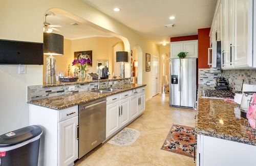 Sydney Harbour House | Lakefront Texas Abode w/ Pool Table & Private Dock