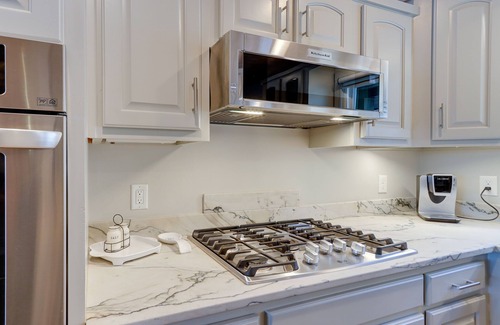 Morganton House | Relaxing Lakefront Townhome with Dock Near Blue Ridge