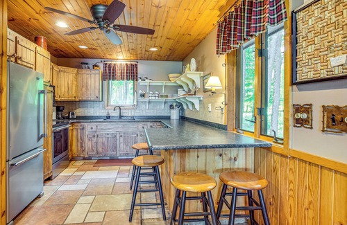 Townsend Cabin | Relaxing Lakefront Cabin in Townsend with Private Dock