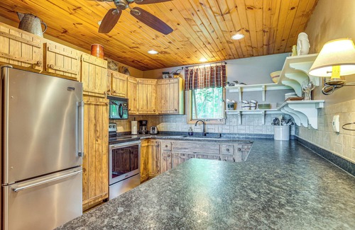 Townsend Cabin | Relaxing Lakefront Cabin in Townsend with Private Dock