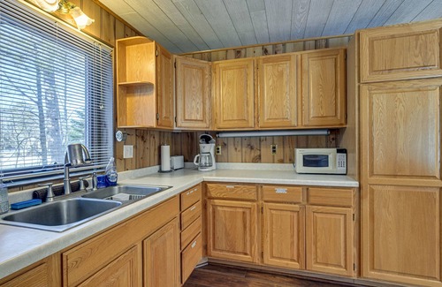 Townsend Cabin | Cozy Lakefront Cabin with Fire Pit, Dock & Spa Amenities