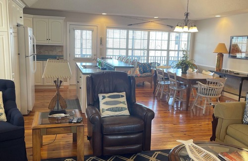 Lincolnton House | Unforgettable Lakefront Home on Lake Thurmond with Spa