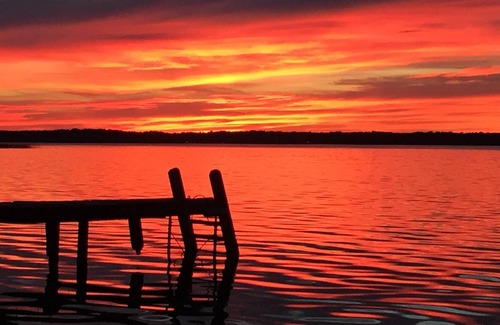 Duclos Point Cottage | Lakefront Viceroy Cottage on Lake Simcoe, 1 hr N
