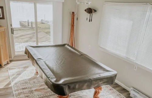 Saint Johns House | Scenic Lakefront Retreat at Long Island Lookout