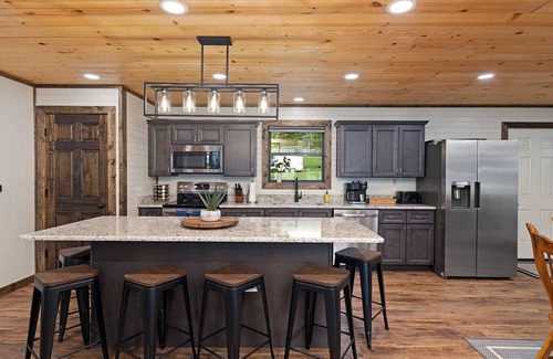 Branson Cabin | Tranquil Retreat with Private Hot Tub and Kayaks Await