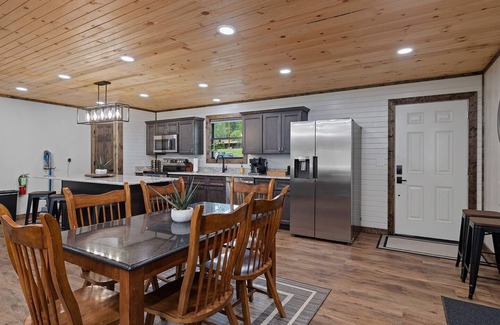 Branson Cabin | Tranquil Retreat with Private Hot Tub and Kayaks Await