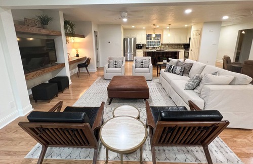 Cedar Creek Reservoir House | Lakefront w/pool, private dock & fire pit