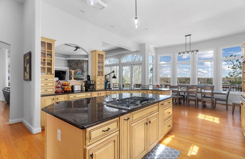 Mineral House | Unforgettable Lakefront Retreat with Private Pool & Hot Tub