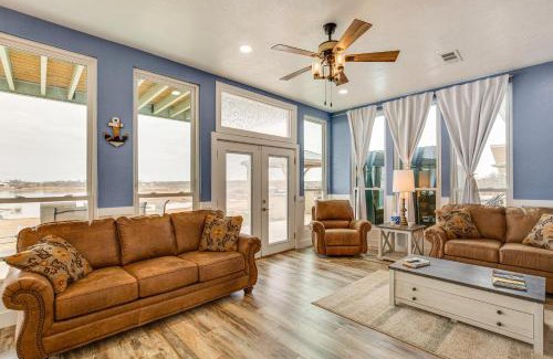 Lakeside City House | Lakefront Wichita Falls Retreat with Pool & Hot Tub, 4-Star