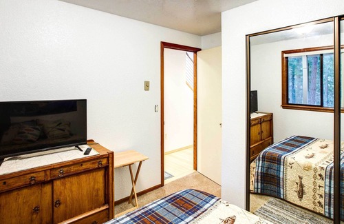 McKenna House | Lakefront Yelm Home: Lake Views + Pet Friendly!