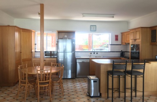 Mulwala House | Lakehouse At Mulwala: Private Boat Ramp & Scenic Views
