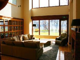 Toyako House | Family-Friendly Retreat at Lakehouse At Toyako