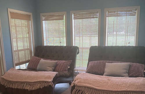 Dogwood House | Lakehouse getaway on lake Bob Sandlin, with private boat ramp and amazing views