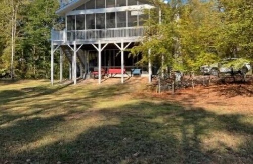 Appling Cabin | Lakehouse: Ideal Retreat for Families and Nature Lovers