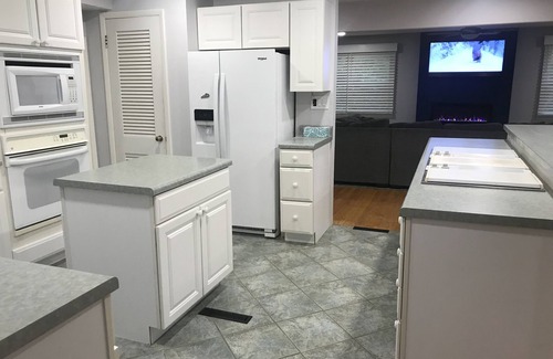 Almo House | Lakehouse with Private Dock & Top Guest Rating of 10/10