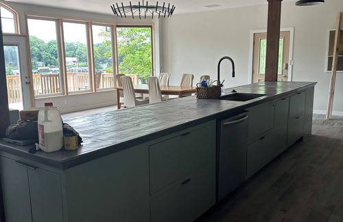 Monticello Cabin | Tranquil Lakehouse with Access to Water and Spa Amenities