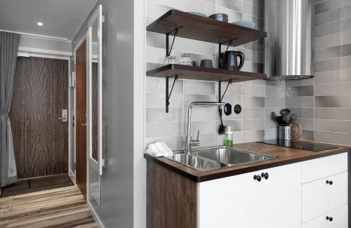 Karlskoga Hotel | Pet-Friendly Lakelodge with Private Beach & Ocean View