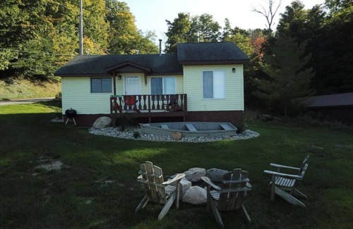 Ludington Cottage | Family-Friendly Lakelure Cottages - Pet Friendly Getaway