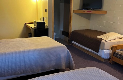 Baudette Hotel | Lakeroad Lodge Motel & Charters