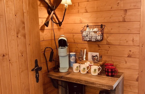 Hayward Cabin | Idyllic Lakeshore Lily Pad - Cozy Cabin with Lake Views