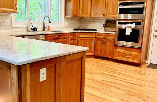 Livingston House | Lakefront Retreat: Outdoor Fun, Fire Pit & Family-Friendly