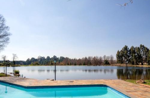 Dullstroom Apartment | Lakeside 12